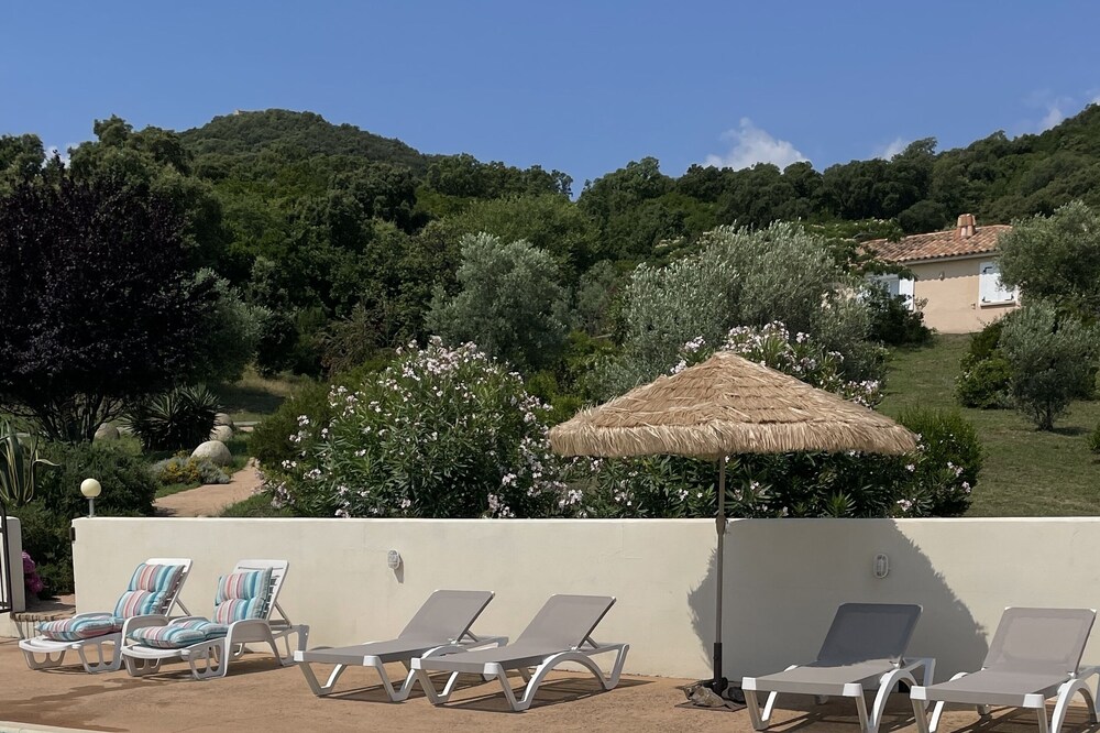 Residence of 3 villas with swimming pool