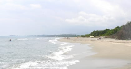 Charming house air-conditioned 5 minutes walk from the sea