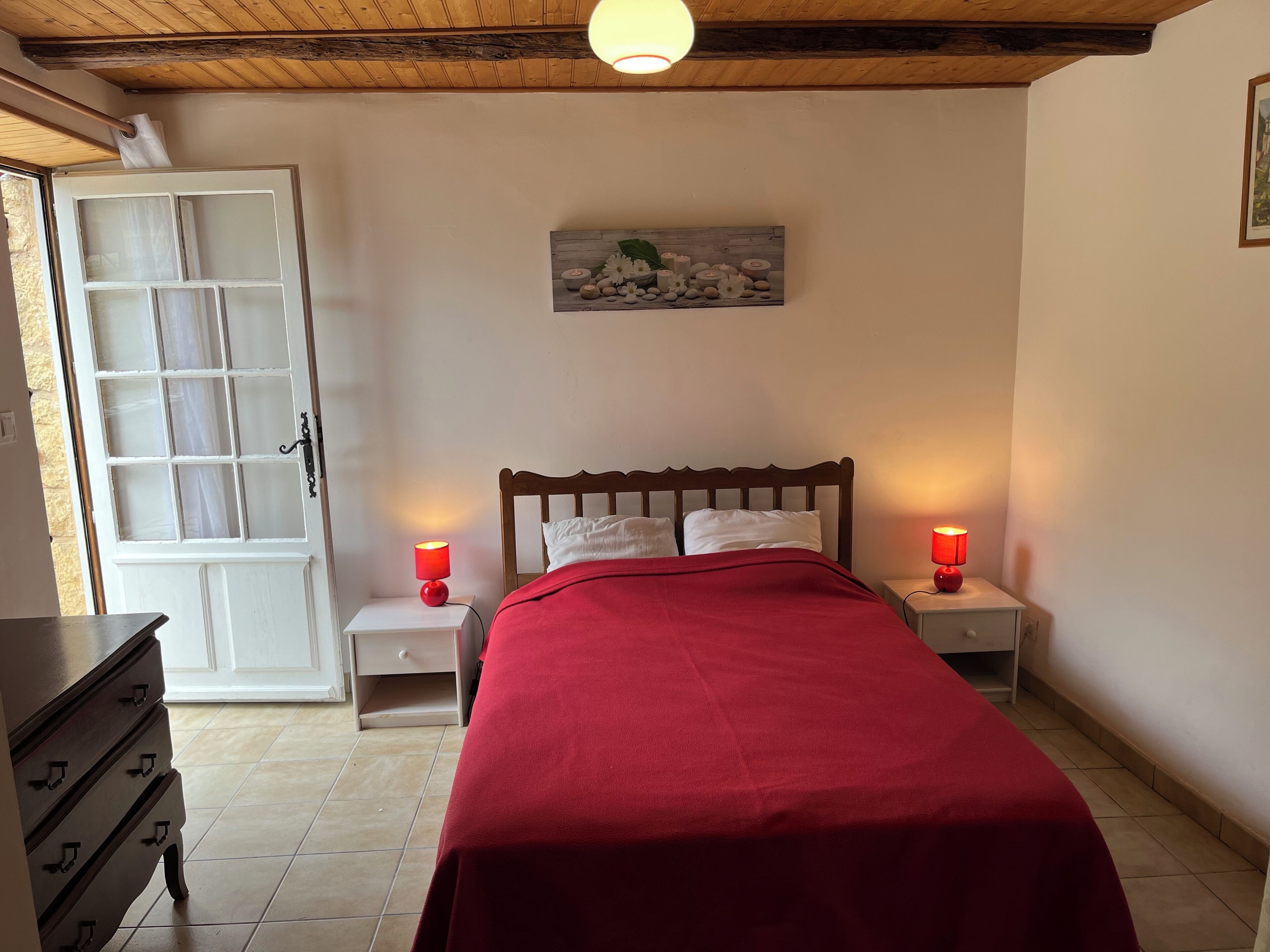 2 slaapkamers, een strijkplank/strijkijzer, reisbedje, gratis wifi