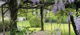 VILLA MED SVØMMEBASSENG I SVART PERIGORD MED VISNING PÅ SARLADAISE KAMPANJE 