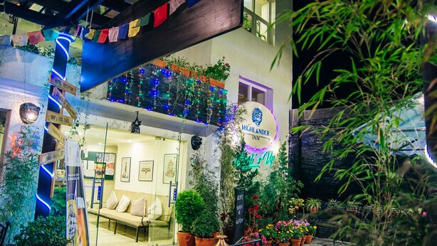 Property entrance - Highlander Inn (Kathmandu)