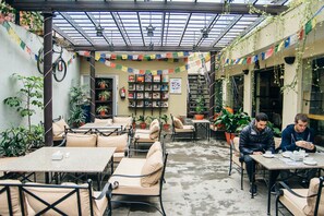 Dining - Highlander Inn (Kathmandu)
