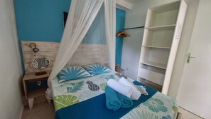 2 bedrooms, iron/ironing board, travel crib, free WiFi