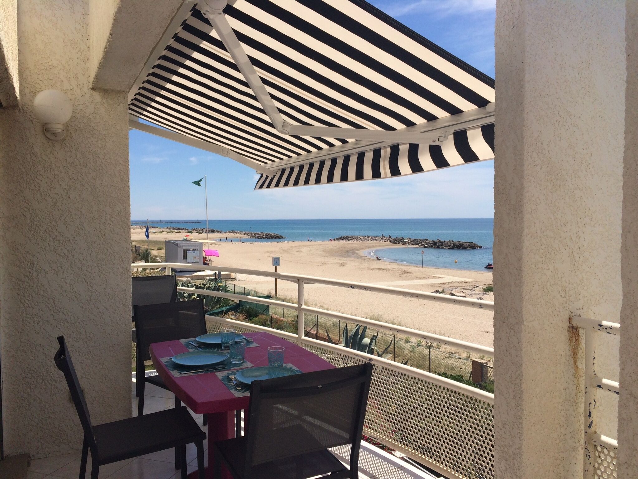 "PARADIS SUR MER" T3 seafront direct access to the beach