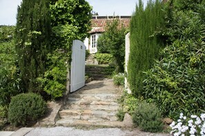 Property grounds - Charming house 6 people 100m from the beach with sea view Rayol Canadel (Rayol-Canadel-Sur-Mer)