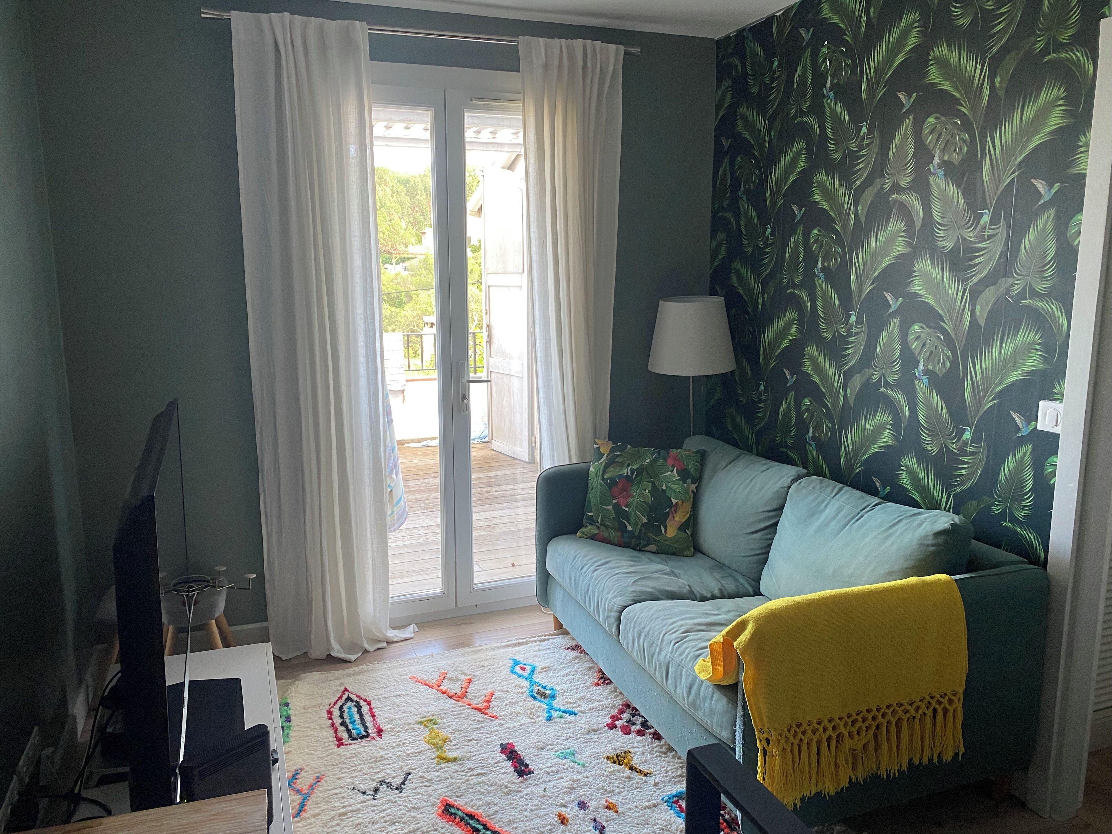 Vacation Home, Near Beaches, Garden, Swimming Pool, Beautiful View, Sleeps 12 - La Crau