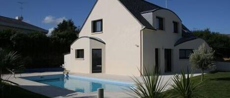 Piscine extérieure, piscine chauffée