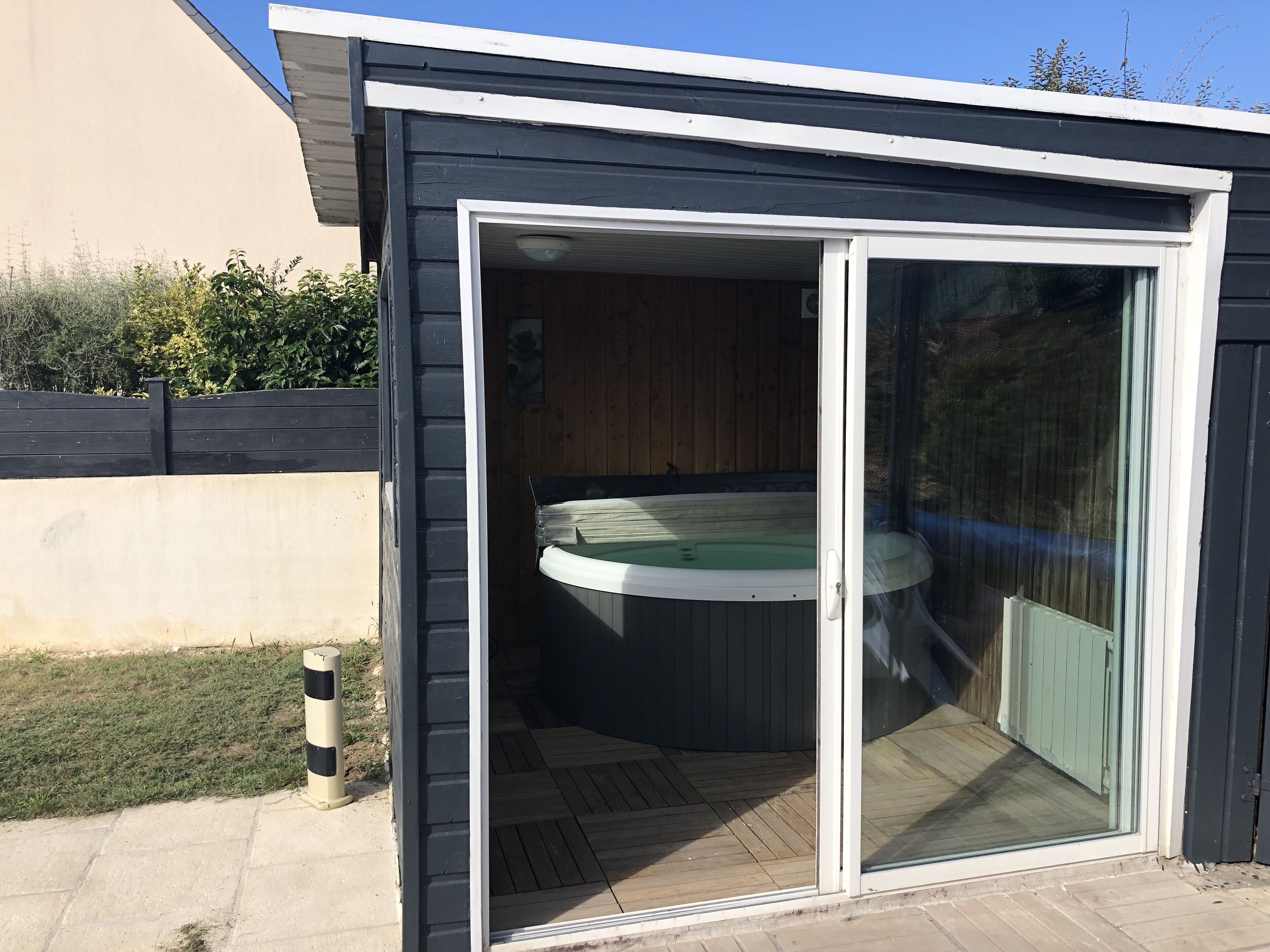 Bain à remous extérieur