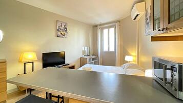 1 soverom, internettilgang og sengetøy