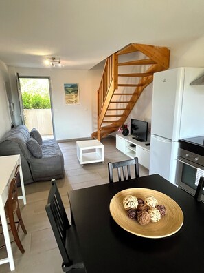 テレビ、書斎 / ワークスペース