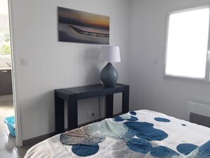 1 bedroom, soundproofing, iron/ironing board, internet