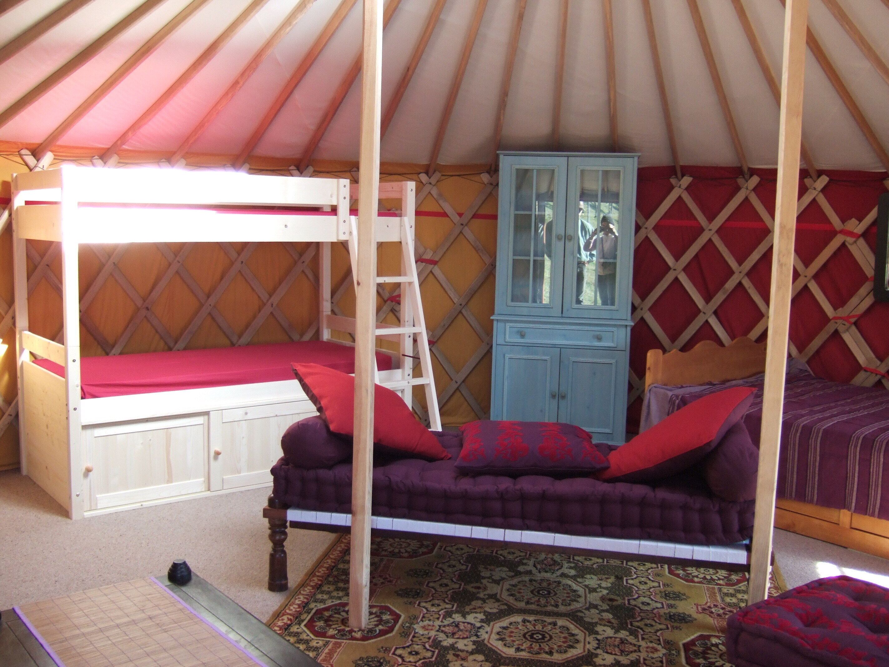 Yurt any comfort (1 to 20 pers) with swimming pool - Exceptional view