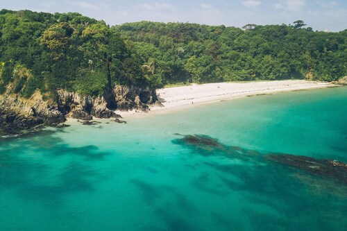 "Terre et Mer" Breton house located at the gates of Dinan-12 km from the sea