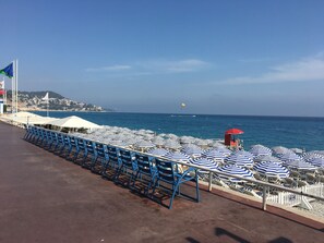 Beach nearby - Downtown Nice, rue Biscarra, 70 m² (750 ft²), renovated, quiet, AC, sunny, tram (Nice)