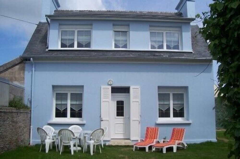 Pleasant house, 40 m from the sea, near the landing beaches