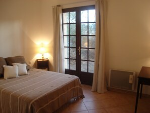 3 bedrooms, iron/ironing board, travel cot, WiFi