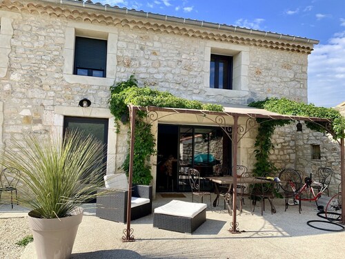 Gîte de Leoli **** Héritage : piscine chauffée et parc privatif