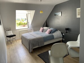 2 habitaciones, tabla de planchar con plancha y wifi gratis