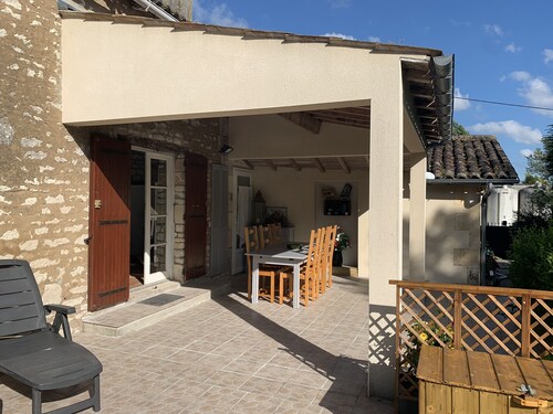 Private garden, swimming pool, picturesque village location, bank, bakery