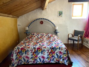 7 bedrooms, iron/ironing board, travel crib, free WiFi