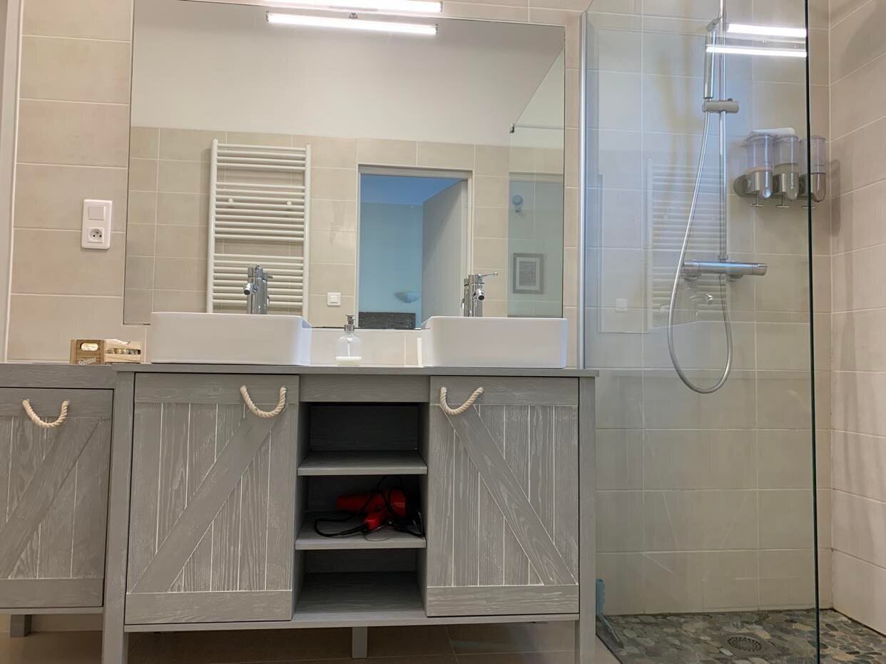 Charming renovated villa with swimming pool and SPA 600m from the ocean.