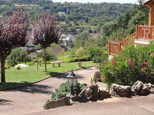 Quiet, dead-end street, 10 minutes' walk from the town center, ground floor