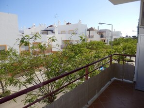 Property grounds - Superb 3-room APARTMENT in the heart of Cabanas de Tavira, 5 minutes from the beach (Tavira)