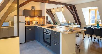 "Happy Loft" - Historical center + private parking