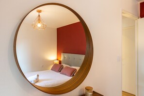 2 bedrooms, iron/ironing board, travel cot, WiFi