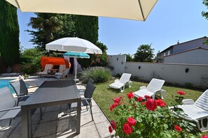 Outdoor dining - Casa de Goyo Villa with swimming pool in Saint-juéry near Albi in Tarn (Saint-Juéry)