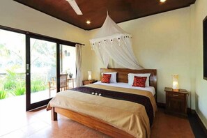 Hochwertige Bettwaren, Schreibtisch, kostenloses WLAN, Bettwäsche