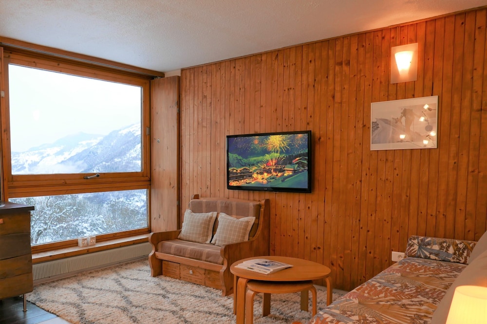 Courchevel Le Praz - Ski on foot - View and light