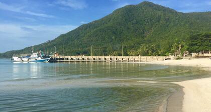 Magnifique maison les pieds dans l'eau<br>Luxury villa directly on the beach