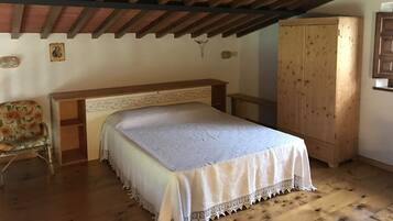 2 多间卧室、熨斗/熨衣板、免费 WiFi、床单