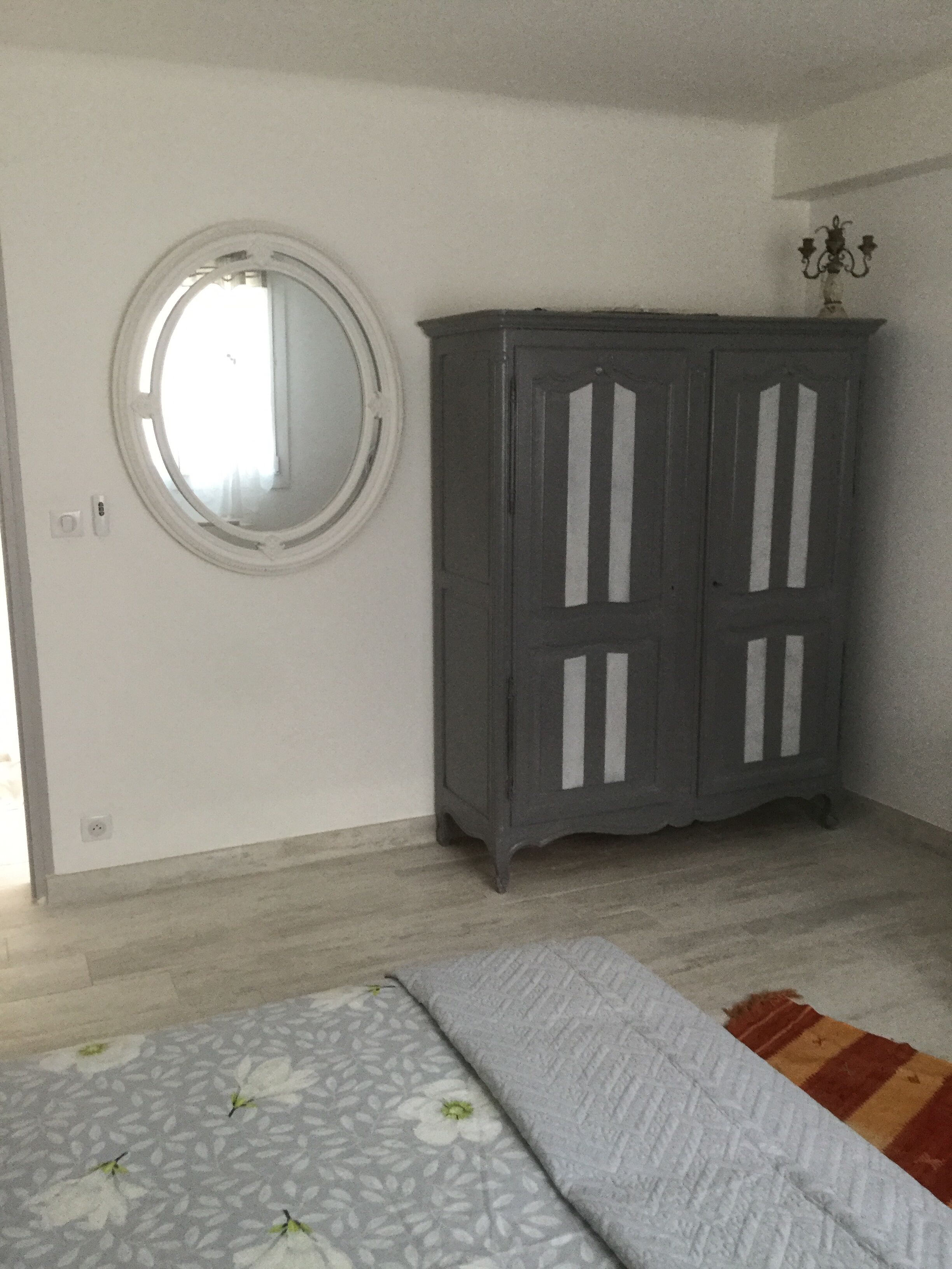 2 chambres, fer et planche à repasser, Wi-Fi, draps fournis