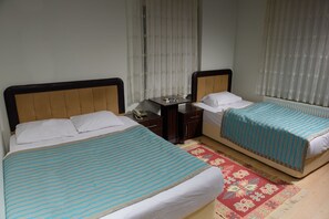 Family Triple Room, Multiple Beds, Smoking | Desk, iron/ironing board, free WiFi, bed sheets - Kayi Otel (Kastamonu)