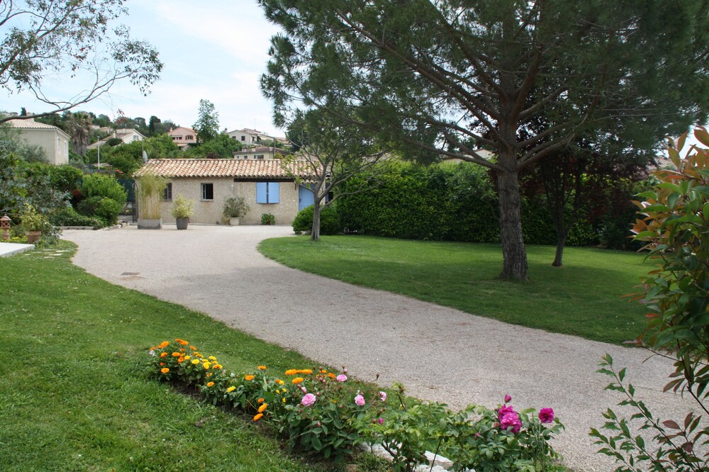 Dependence of charm in peace of 60m2 for 4/5 people