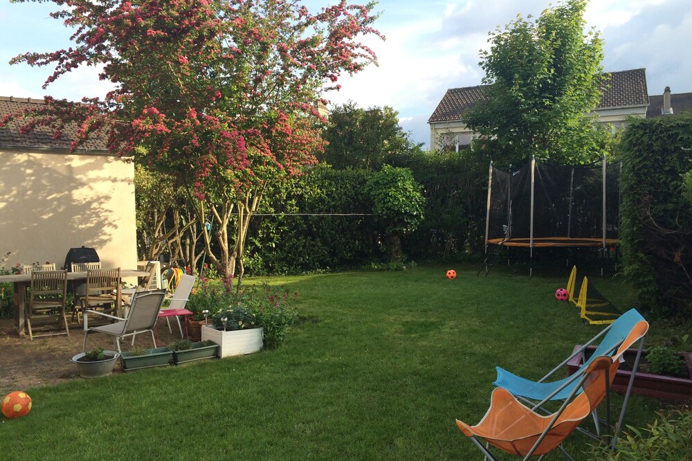 Family house 15 mins from the Palace of Versailles