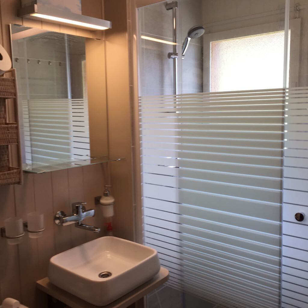 Douche, sèche-cheveux