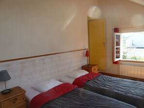 4 Schlafzimmer, Bügeleisen/Bügelbrett, Reisekinderbett, kostenloses WLAN