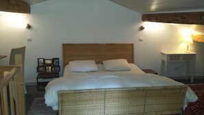 2 soverom, strykejern/-brett, reiseseng for barn og wi-fi (inkludert)