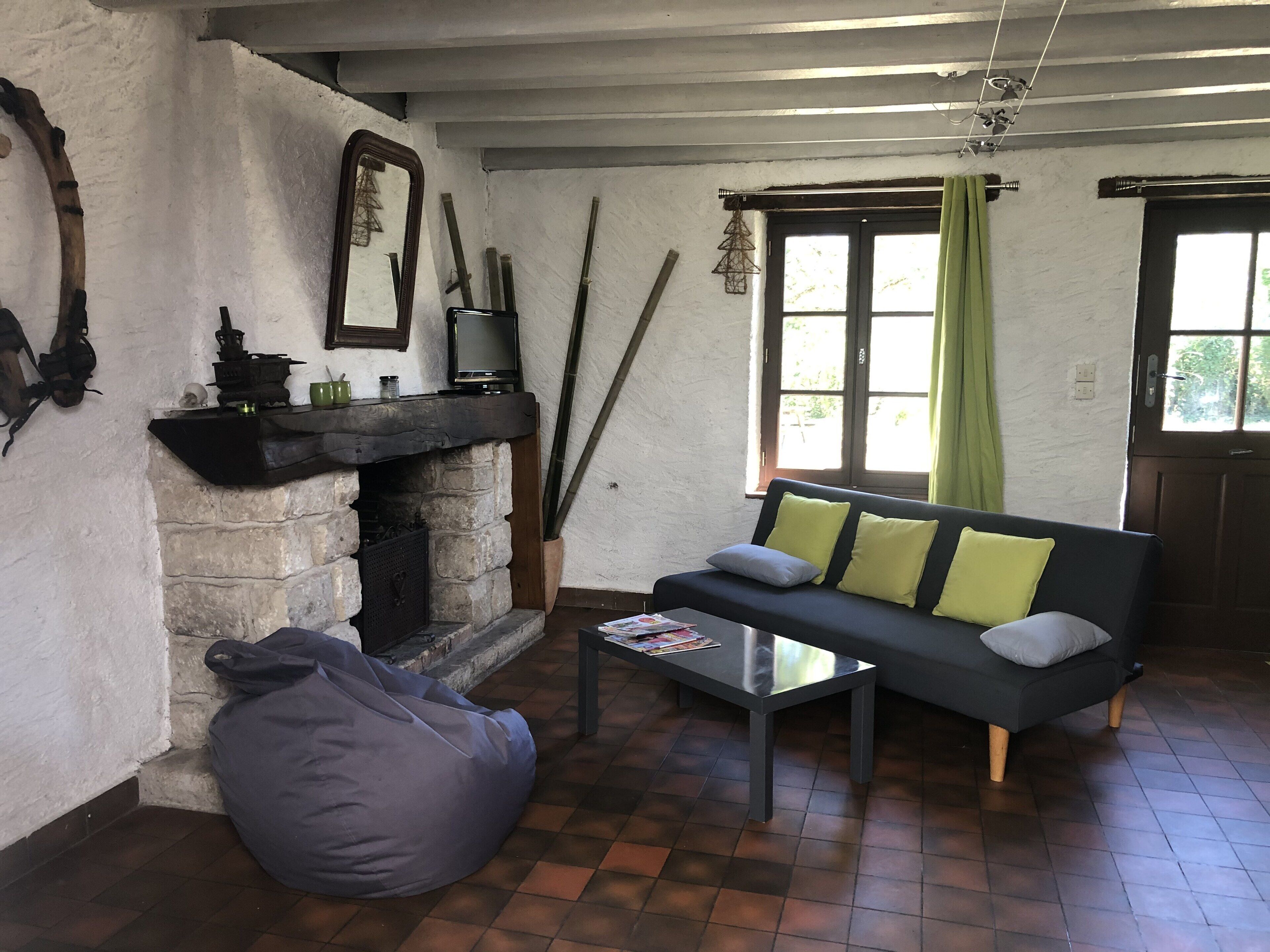 WARM GITE IN THE HEART OF BRENNE