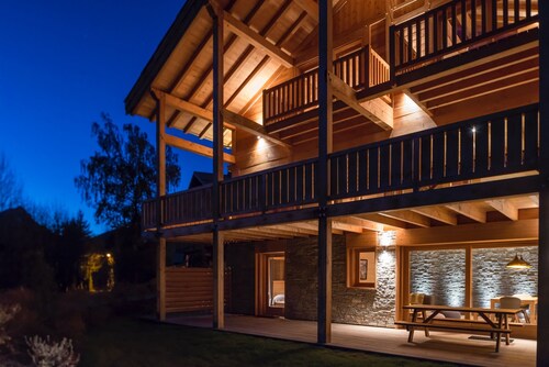 Appartement dans chalet contemporain,  jardin privatif et terrasse ensoleillée 