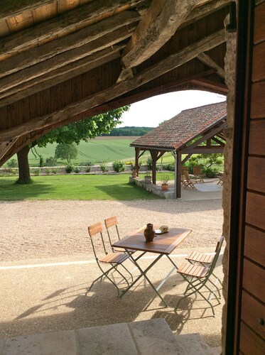 Near Monbazillac charming gîte 3ha park heated swimming pool barn