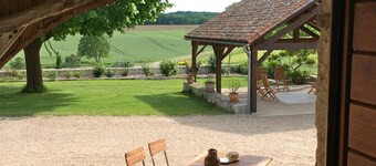 Near Monbazillac charming gîte 3ha park heated swimming pool barn