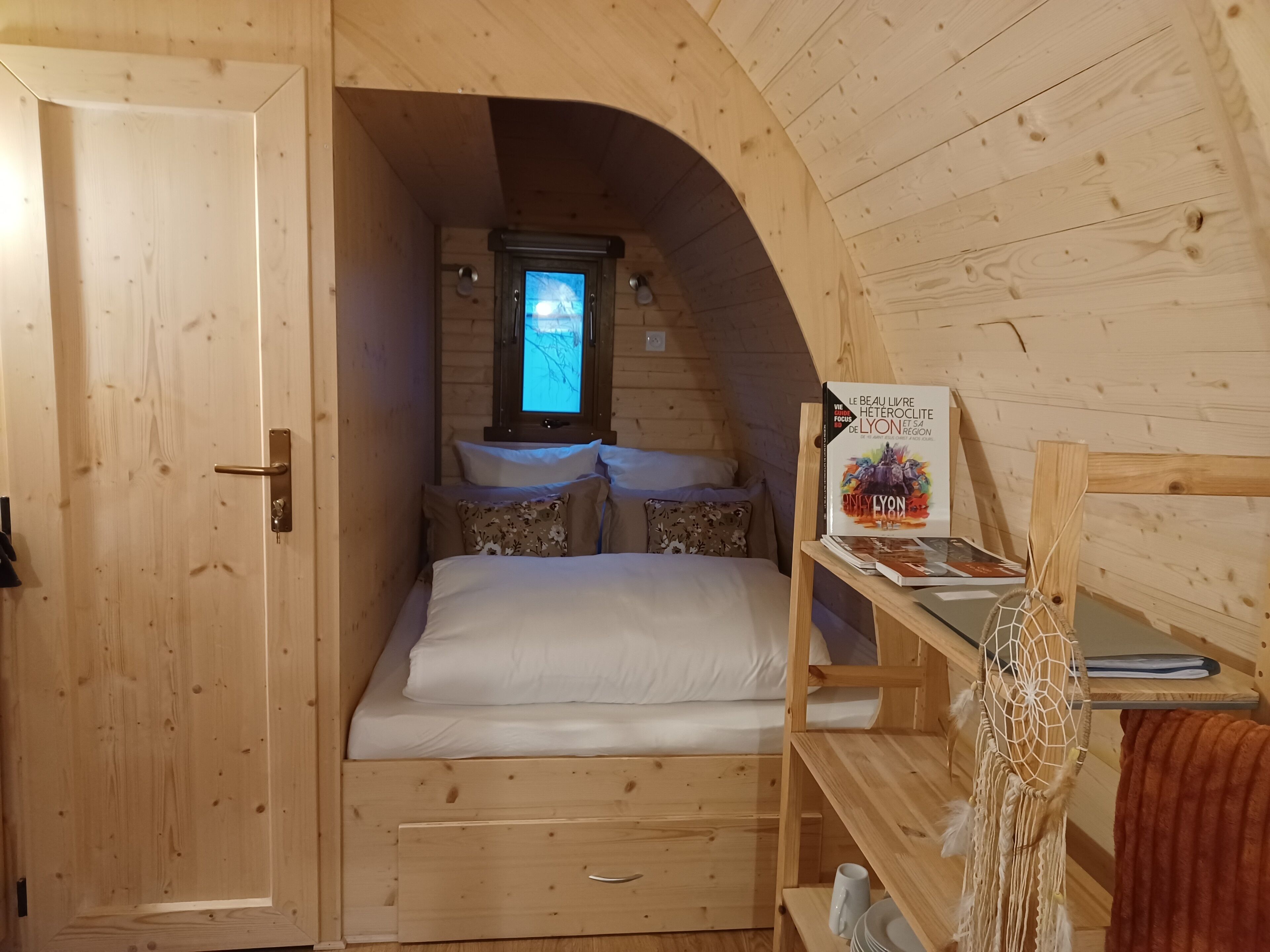 Little Apt 4-5pers LYON green side