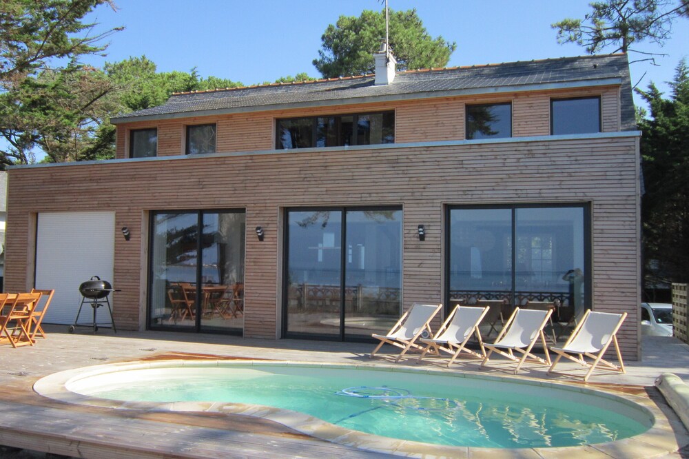 Villa with pool facing the sea - Baule region
