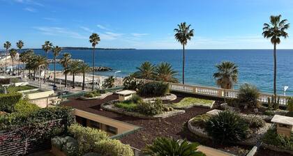 Superb 3 rooms, seafront, beach, superb sea view, near downtown
