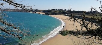 SAUNA-BILLIARDS-PING-PONG... IN THE BAY OF MONT-ST-MICHEL/ST-MALO