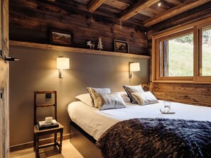 5 bedrooms, free WiFi, bed sheets